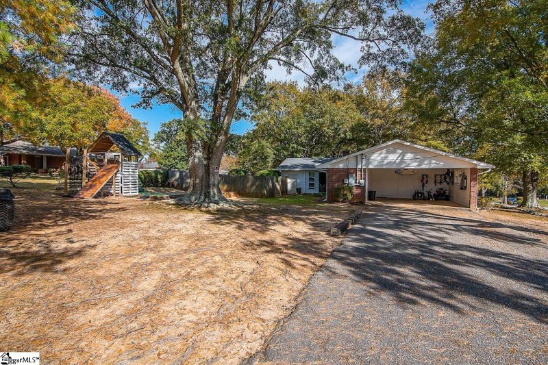 Property image 3 at 132 Saint James Drive, Spartanburg, SC 29301