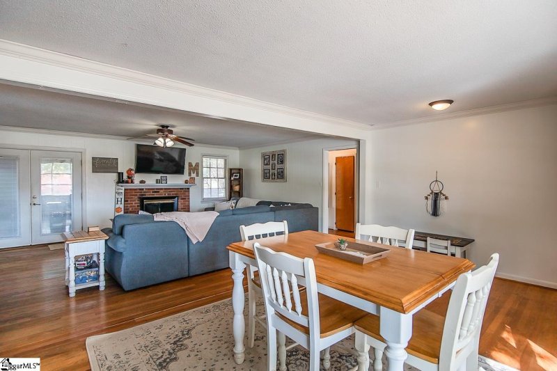 Property image 5 at 132 Saint James Drive, Spartanburg, SC 29301