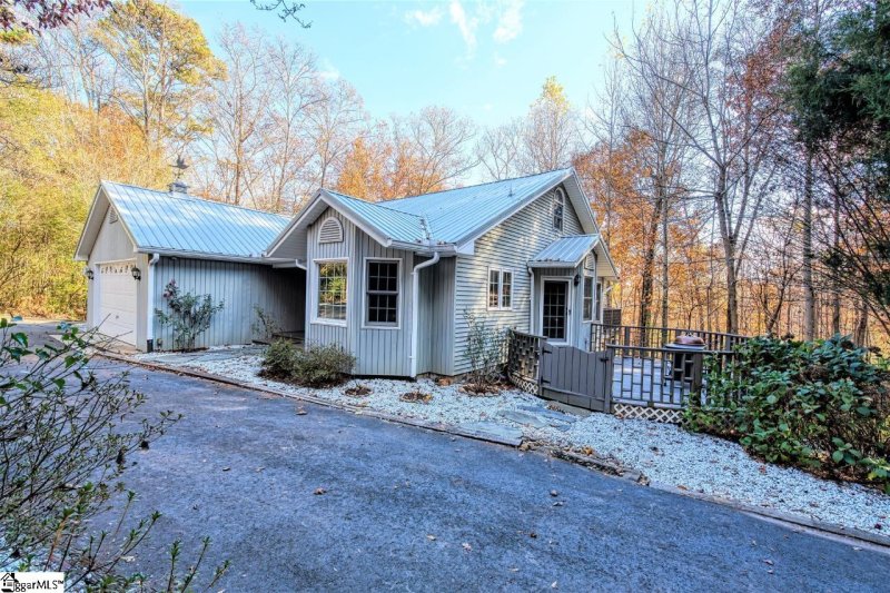 Property image 4 at 610 Pointe Wildwood Drive, Seneca, SC 29678