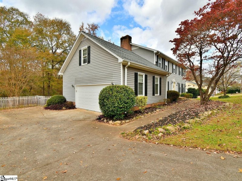 Property image 2 at 404 Quail Run Circle, Fountain Inn, SC 29644