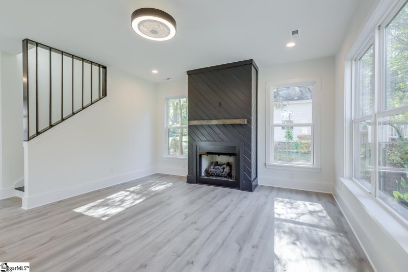 Property image 2 at 107 Stratham Street, Greenville, SC 29609