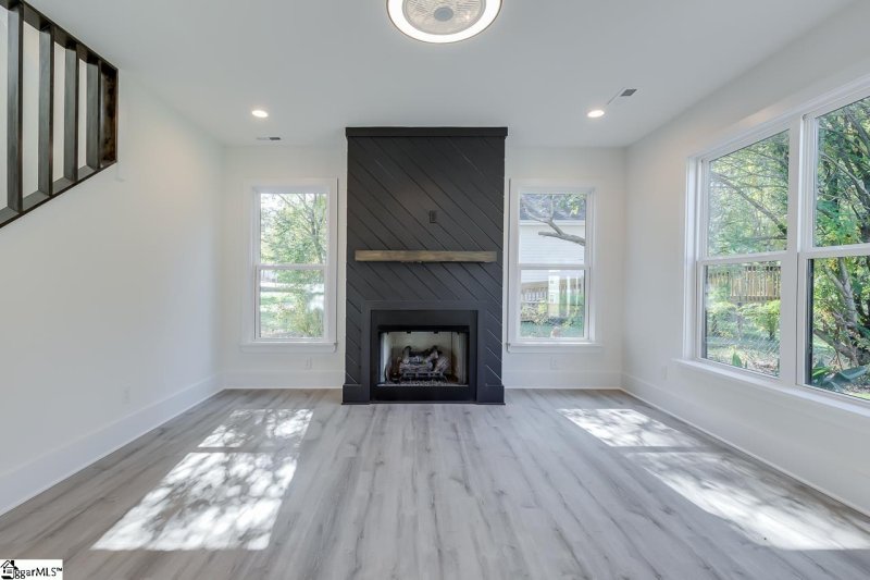 Property image 3 at 107 Stratham Street, Greenville, SC 29609