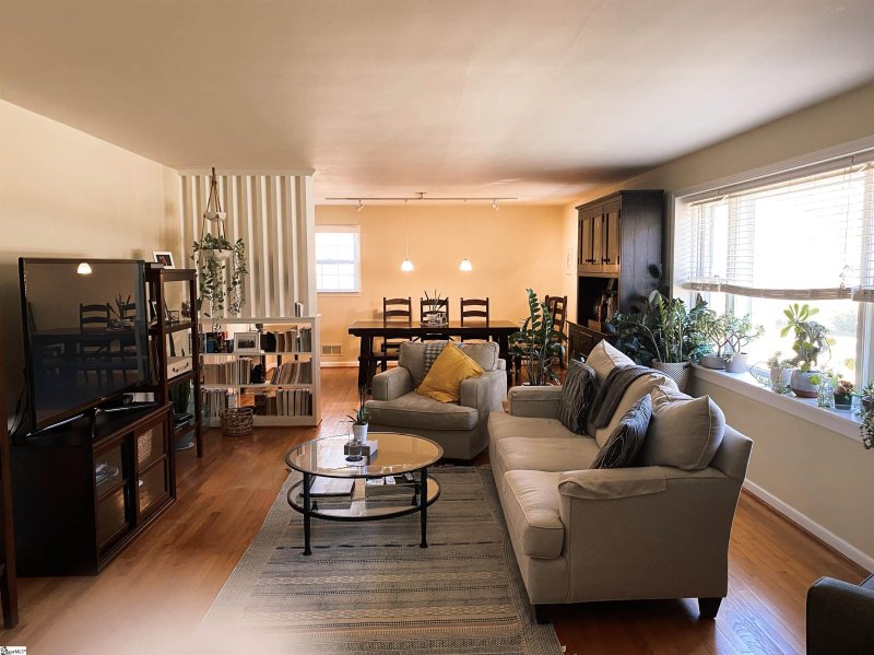 Property image 3 at 137 Henson Street, Spartanburg, SC 29307