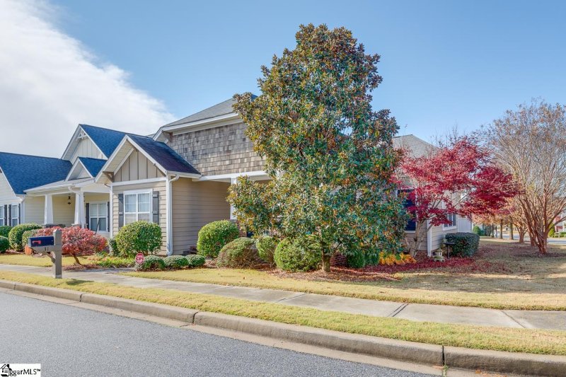 Property image 2 at 31 Pine Island Drive, Simpsonville, SC 29681