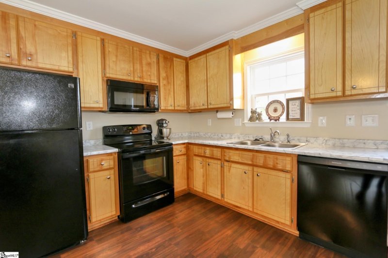 Property image 3 at 117 Laura Jane Lane, Gray Court, SC 29645