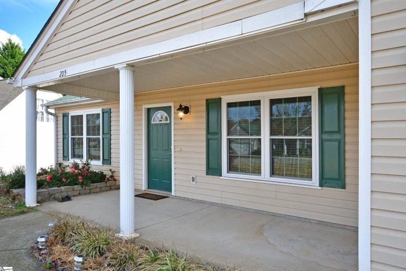 Property image 2 at 205 High Ridge Court, Easley, SC 29642