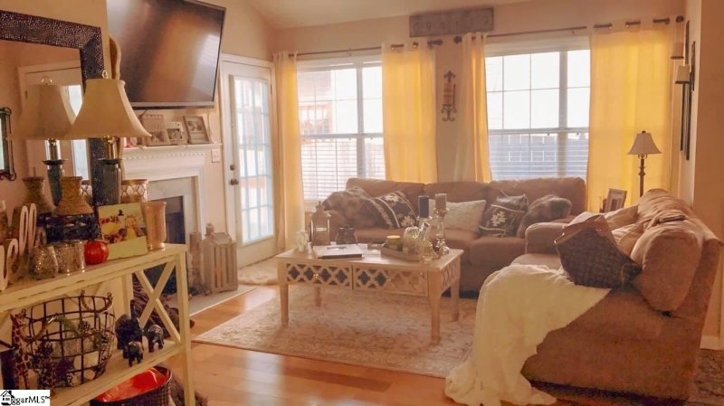 Property image 4 at 8 Lantern Lane, Greer, SC 29651
