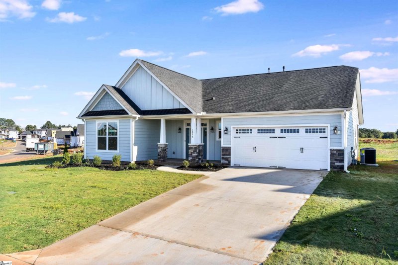 Property image 2 at 1030 Linden Ridge Road, Greer, SC 29651