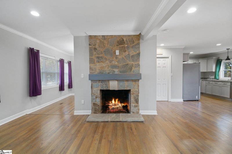 Property image 5 at 311 Crestfield Road, Greenville, SC 29605