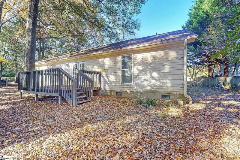 Property image 5 at 405 Belcross Drive, Simpsonville, SC 29681