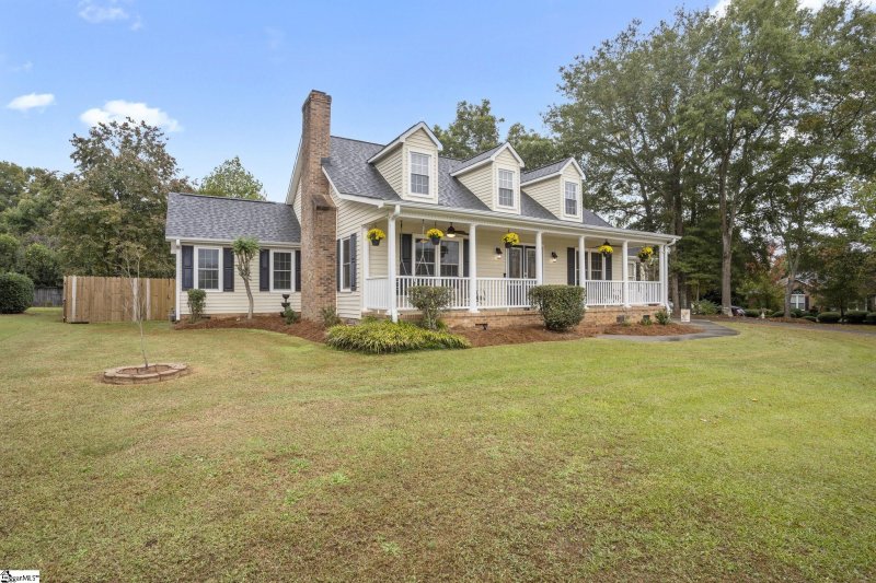 Property image 2 at 2 Clevington Court, Simpsonville, SC 29681