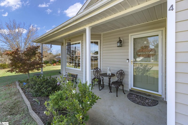 Property image 2 at 4 Viking Drive, Greer, SC 29651