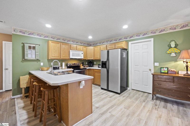 Property image 5 at 4 Viking Drive, Greer, SC 29651