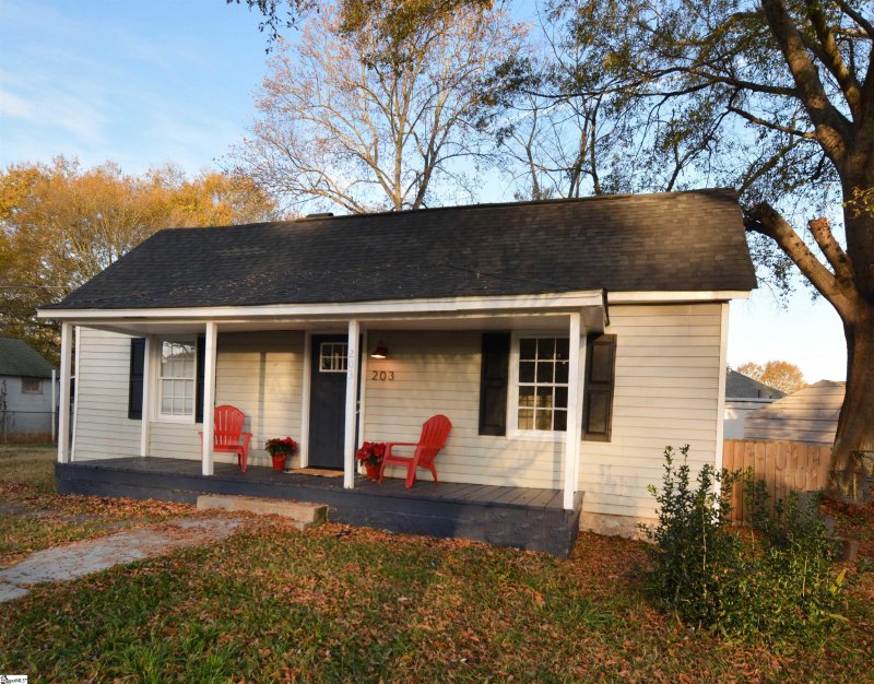 Property image 2 at 203 Hammett Street Extension, Greenville, SC 29609