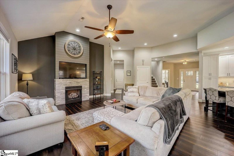 Property image 5 at 4 W Chaucer Road, Greenville, SC 29617