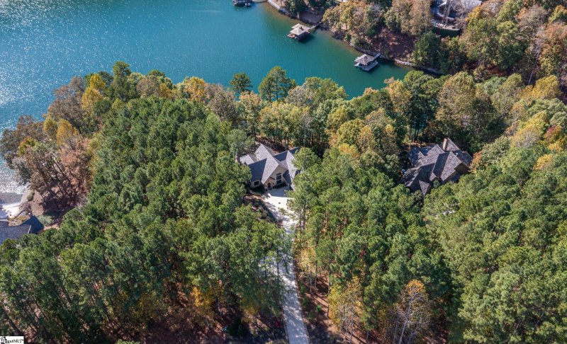 Property image 2 of 324 S Cove Road in The Reserve at Lake Keowee, Sunset, SC 29685