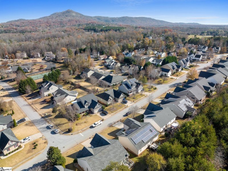 Property image 3 at 405 Summitbluff Drive, Greenville, SC 29617