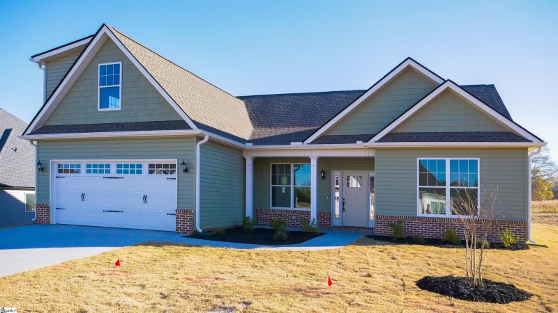 Property image 2 at 102 Carolina Drive, Piedmont, SC 29673