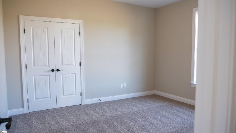Property image 4 at 102 Carolina Drive, Piedmont, SC 29673