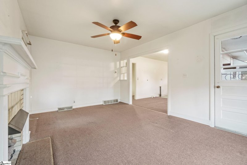 Property image 4 at 2 Tiffany Drive, Taylors, SC 29687