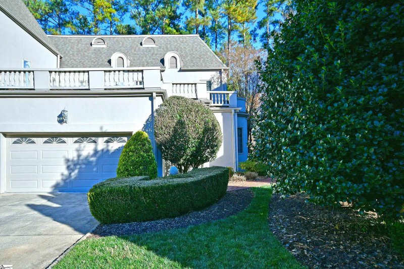 226 Castellan Drive