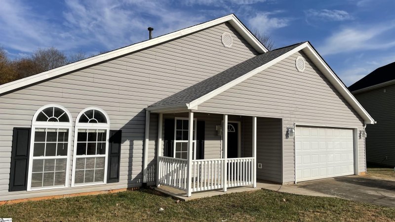 Property image 2 at 20 Bobber Court, Taylors, SC 29687