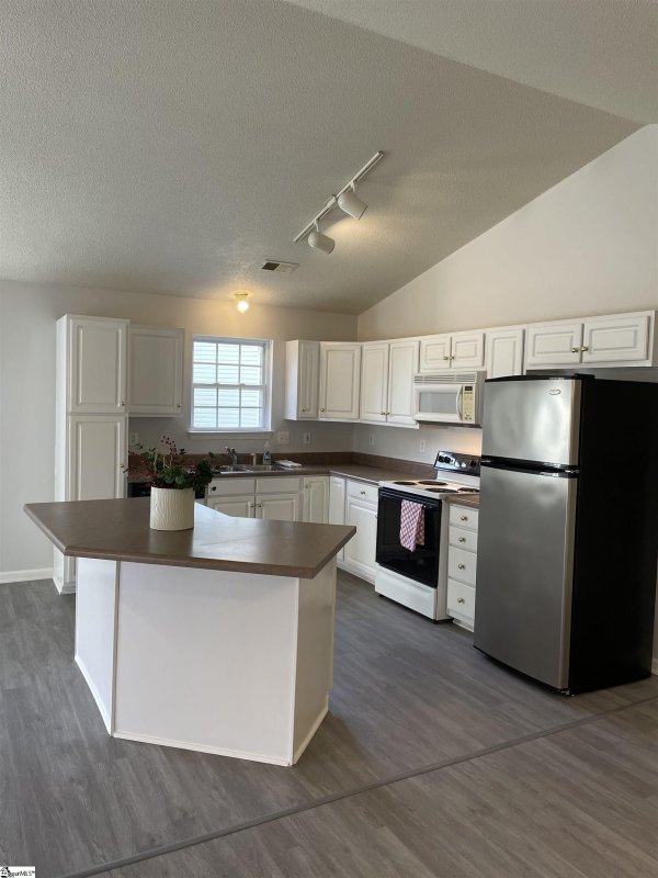 Property image 4 at 20 Bobber Court, Taylors, SC 29687