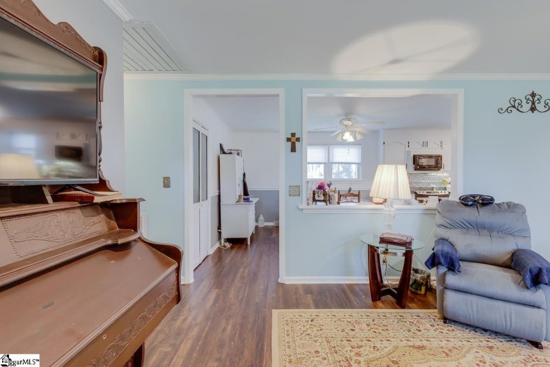 Property image 3 at 1026 Westwood Drive, Piedmont, SC 29673