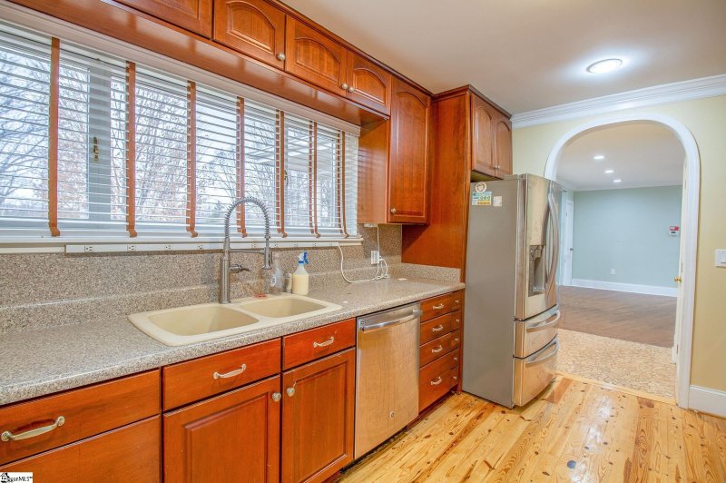 Property image 3 at 122 Bradley Boulevard, Greenville, SC 29609