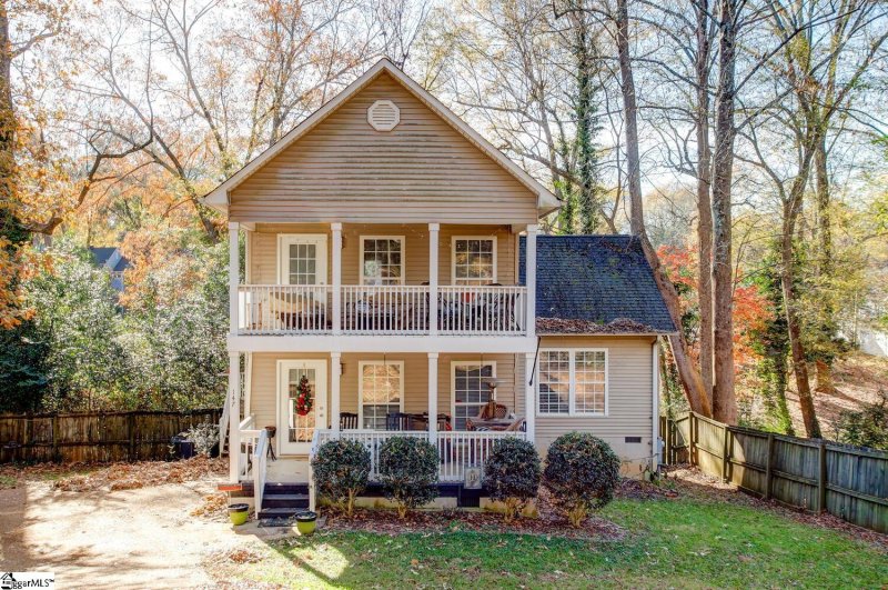 Property image 2 at 147 Blythe Drive, Greenville, SC 29605-2003