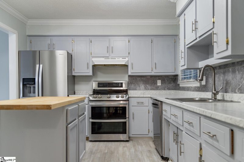 Property image 4 at 5 Dover Drive, Taylors, SC 29687