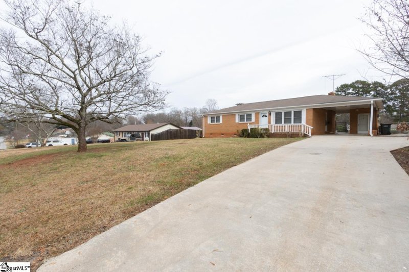 Property image 4 at 205 Iris Drive, Easley, SC 29642