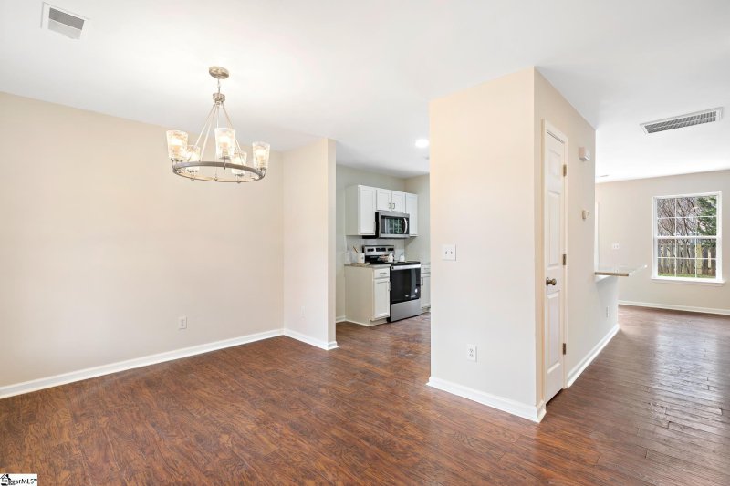 Property image 5 at 402 Hampton Ridge Drive, Greer, SC 29651-5804