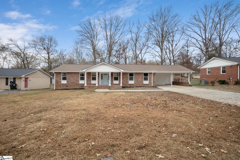 Property image 2 at 106 Bedford Drive, Taylors, SC 29687