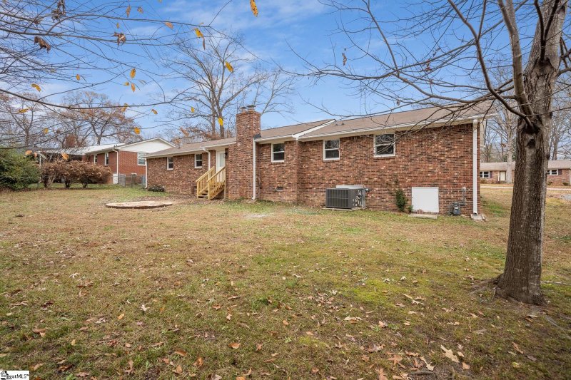 Property image 3 at 106 Bedford Drive, Taylors, SC 29687