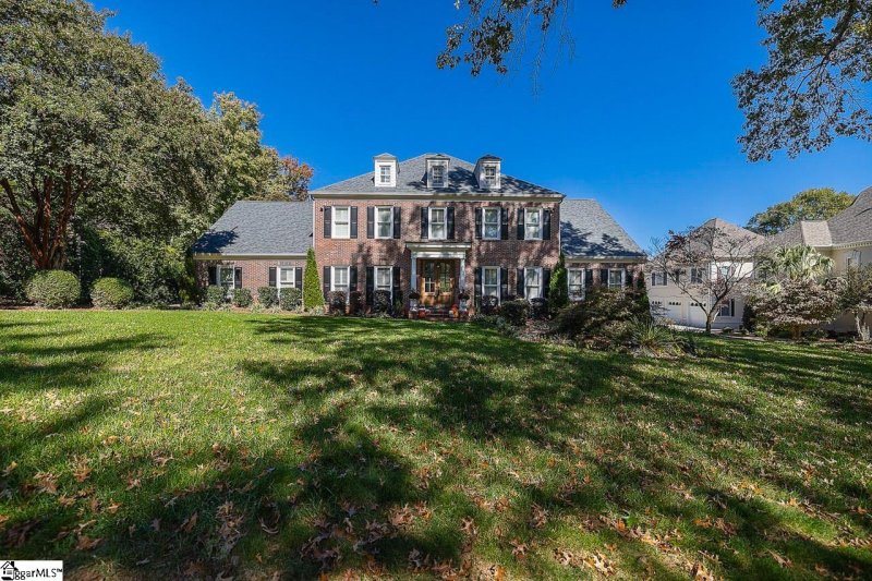 405 Thornblade Boulevard