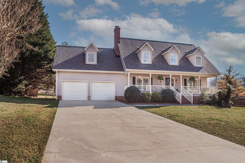 Property image 2 at 107 Lee Court, Easley, SC 29642