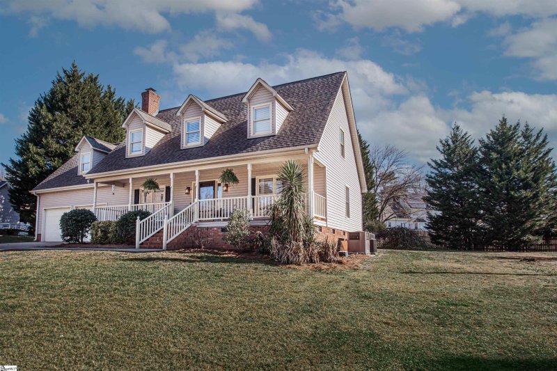 Property image 3 at 107 Lee Court, Easley, SC 29642