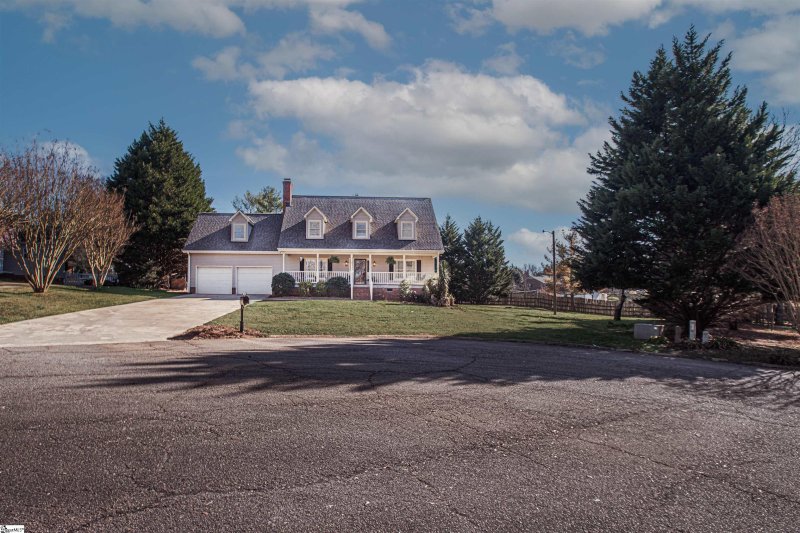 Property image 4 at 107 Lee Court, Easley, SC 29642