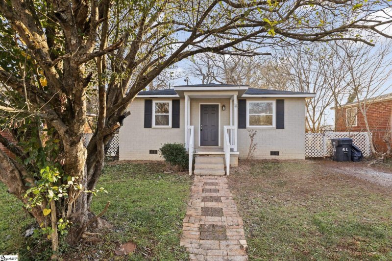 11 Yellowstone Drive