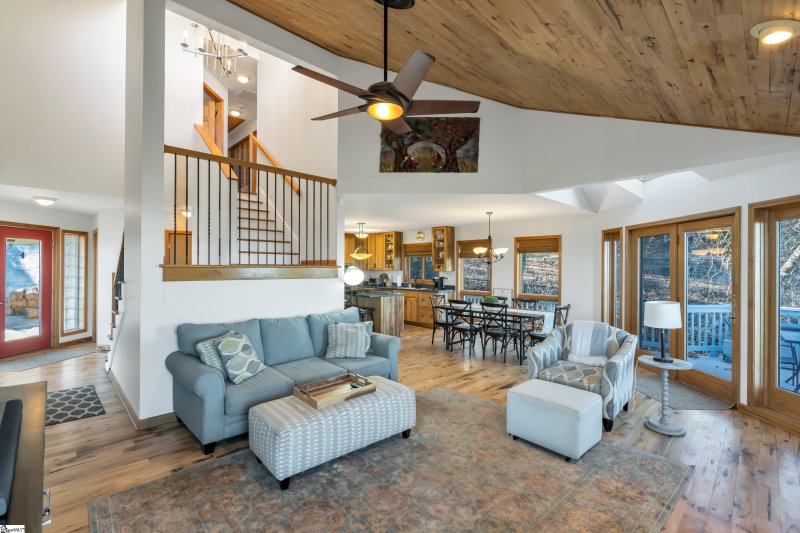 Property image 5 at 11 Old Altamont Ridge Road, Greenville, SC 29609