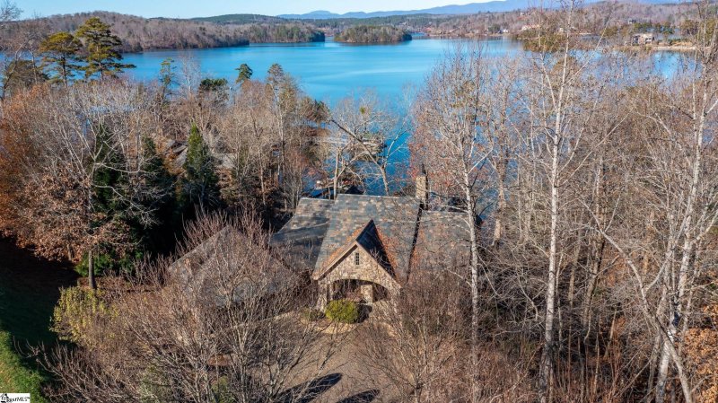 Property image 2 at 501 Lake Vista Way, Six Mile, SC 29682