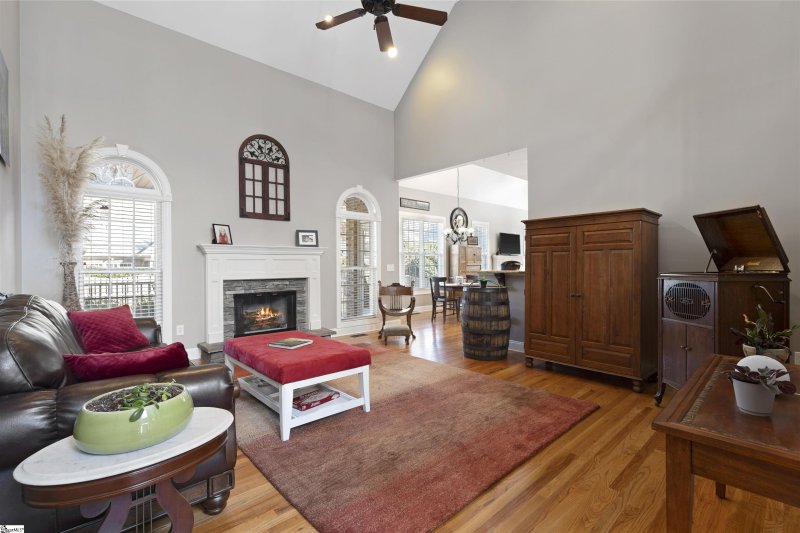 Property image 4 at 129 Holland Trace Circle, Simpsonville, SC 29681