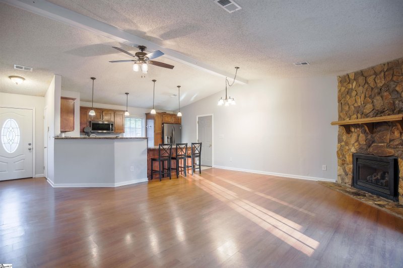 Property image 3 at 13 Charterhouse Avenue, Piedmont, SC 29673