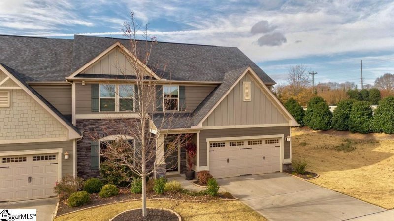 Property image 2 at 111 Vereen Court, Simpsonville, SC 29681