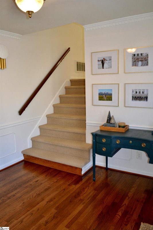 Property image 4 at 105 Burning Bush Lane, Greenville, SC 29607