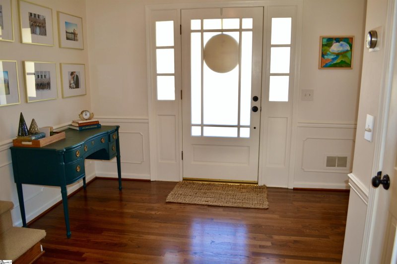 Property image 5 at 105 Burning Bush Lane, Greenville, SC 29607