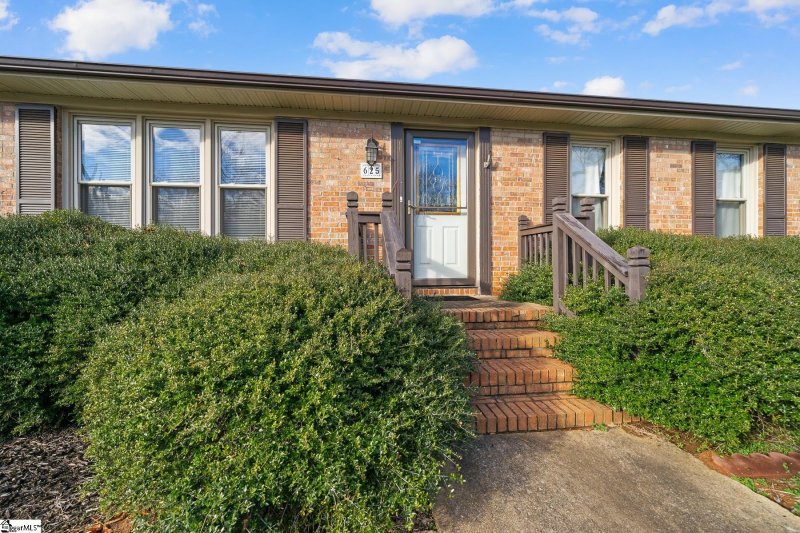 Property image 2 at 625 Creighton Drive, Taylors, SC 29687