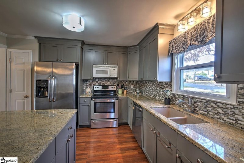 Property image 2 at 110 Village Court, Greer, SC 29651