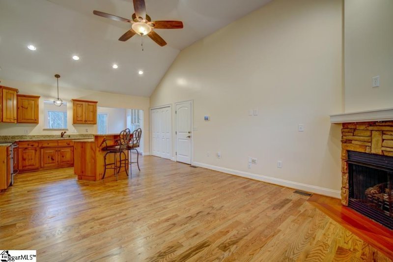 Property image 4 at 516 Shoresbrook Road, Spartanburg, SC 29301